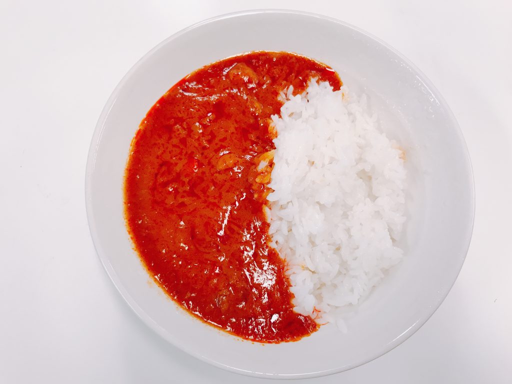 辛いのか!? 麻婆豆腐なみの赤さ「マサラ赤カレー（辛口）」 – Currytion